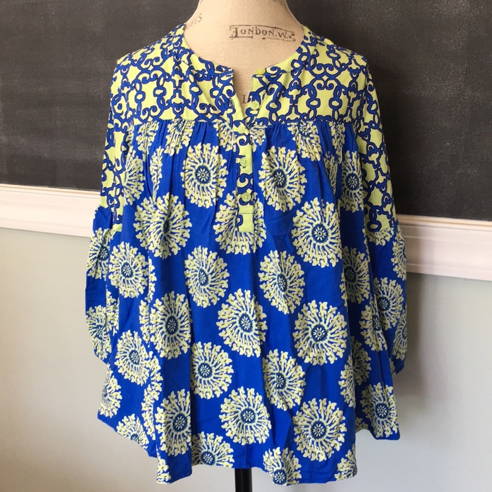Crown & Ivy Cruise Ready Top NWT XS